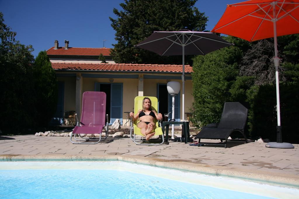 Logis La Cremaillere Hotel Montelimar Bagian luar foto