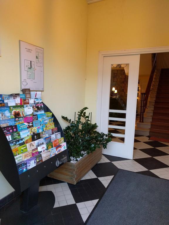 Logis La Cremaillere Hotel Montelimar Bagian luar foto